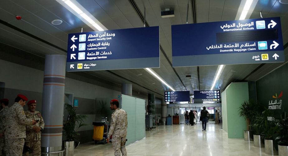 أنصار الله تعاود استهداف مطار أبها السعودي بعدد من الطائرت المسيرة
