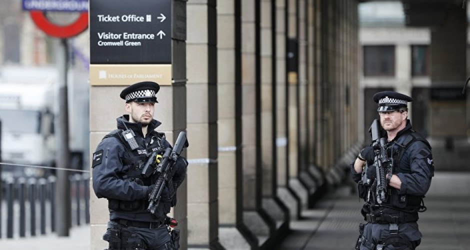 الشرطة البريطانية: اعتقال شخص للاشتباه في تخطيطه لتنفيذ هجوم بالمتفجرات