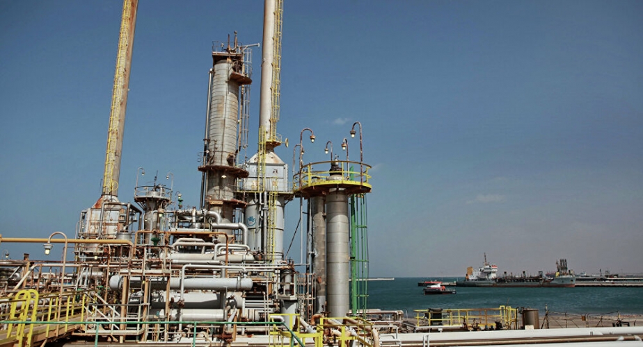 بدء شحن أول دفعة من النفط الليبي بعد اتفاق إعادة التصدير