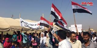 تجمع شعبي لأهالي قرية تل سطيح في ريف القامشلي ضد الاحتلالين الأمريكي والتركي   