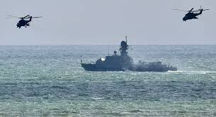 سفن روسية وإيرانية تحاكي تدمير قوات بحرية لجماعات مسلحة غير شرعية   