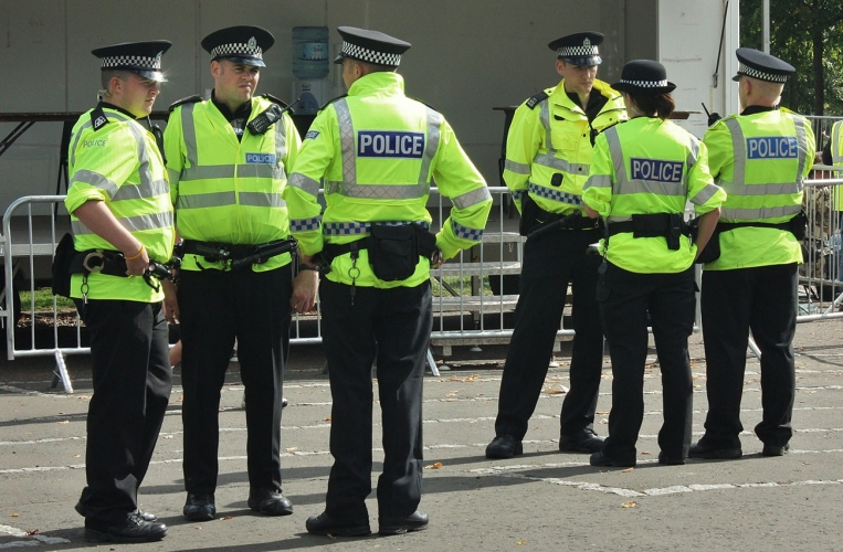 شرطة لندن: من المحتمل أن قاتل الشرطي اليوم، قد أطلق النار على نفسه