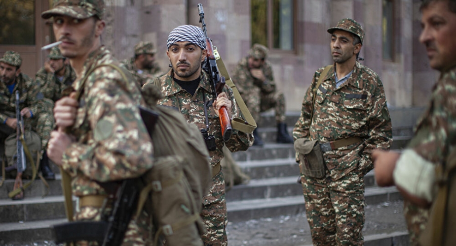 وزير دفاع أذربيجان يأمر بالاستعداد لتنفيذ ضربات على 