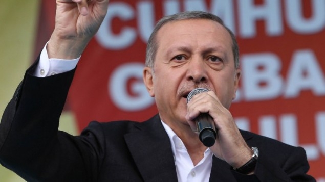 أردوغان يهدد اليونان برد 