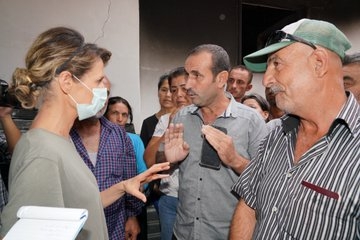  السيدة أسماء الأسد تزور عدد من القرى المتضررة بالحرائق في اللاذقية   