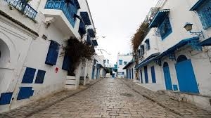 تونس تفرض حظر التجول في أنحاء البلاد