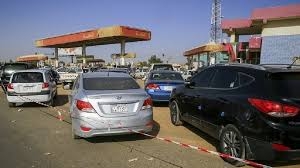 بعد اتفاق التطبيع .. السودان يضاعف أسعار الوقود لمثلي أسعارها