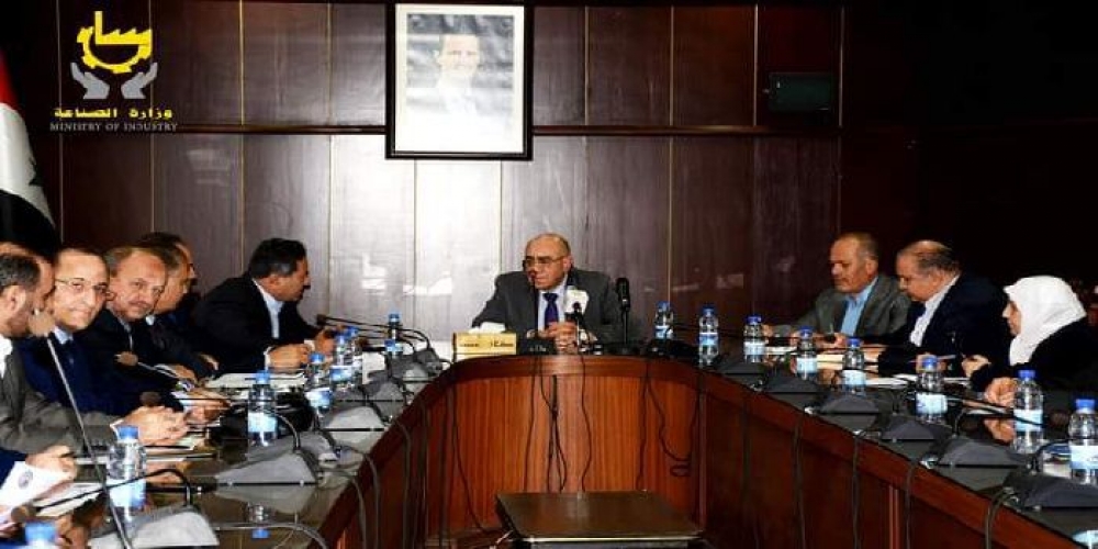 الصناعة تدعو لإنشاء قاعدة بيانات مشتركة مع الصناعيين