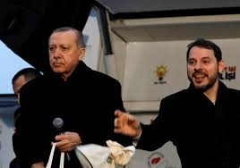 زعيم المعارضة التركية: استقالة وزير المالية (صهر أردوغان) ترقى إلى 