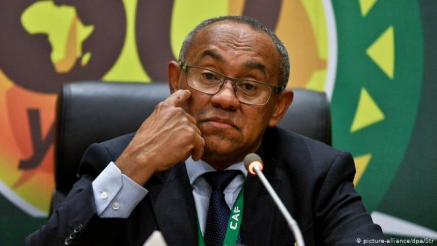 الفيفا يوقف رئيس الاتحاد الإفريقي 5 سنوات بتهمة الفساد واختلاس الأموال. 