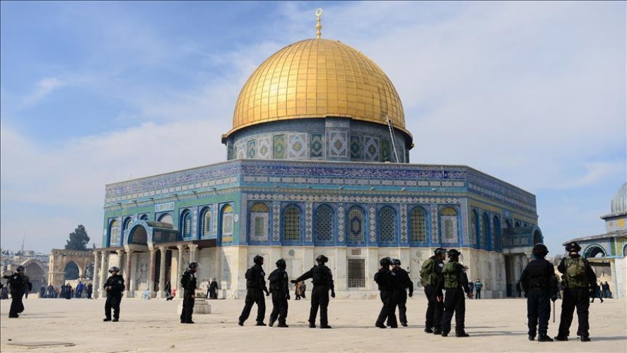 الاحتلال الإسرائيلي يمنع الفلسطينيين من الصلاة بـ