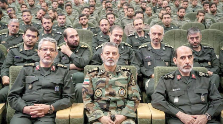 الجيش الإيراني والحرس الثوري ينددان بمقتل 