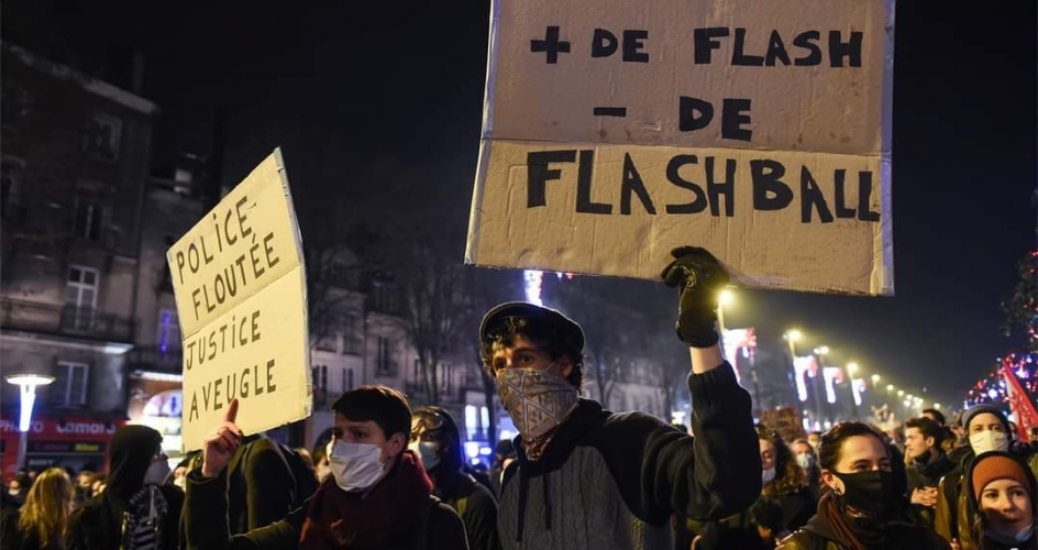 تظاهرات في فرنسا احتجاجًا على قانون الأمن الشامل.