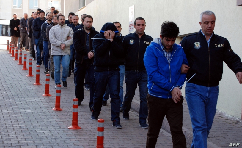 بتهمة التورط بمحاولة الانقلاب.. تركيا تعتقل عشرات الجنود.
