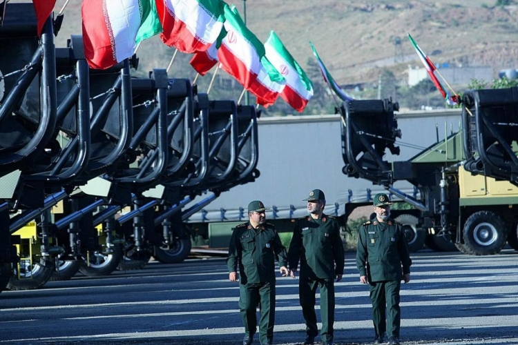 الحرس الثوري الإيراني: على الأعداء أن يترقبوا ردود إيران على اغتيال الشهيد فخري زادة