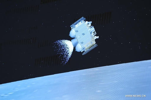 مسبار القمر الصيني يكمل أول تصحيح مداري له في طريقه إلى الأرض   
