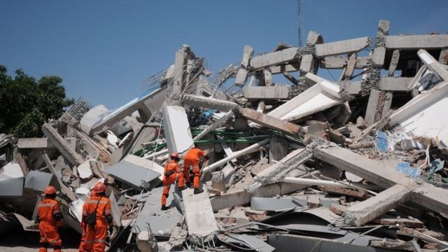 زلزال بقوة 5.7 درجة ضرب إندونيسيا
