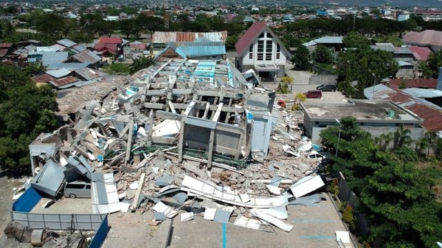 ارتفاع عدد ضحايا زلزال إندونيسيا إلى 56 شخصا