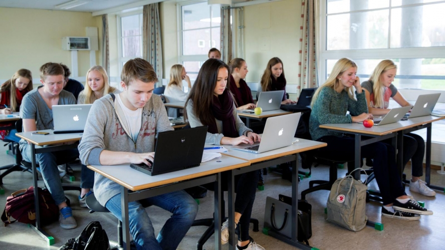 السويد توسيع نطاق التعليم عن بعد في البلاد لطلاب المدارس الثانوية