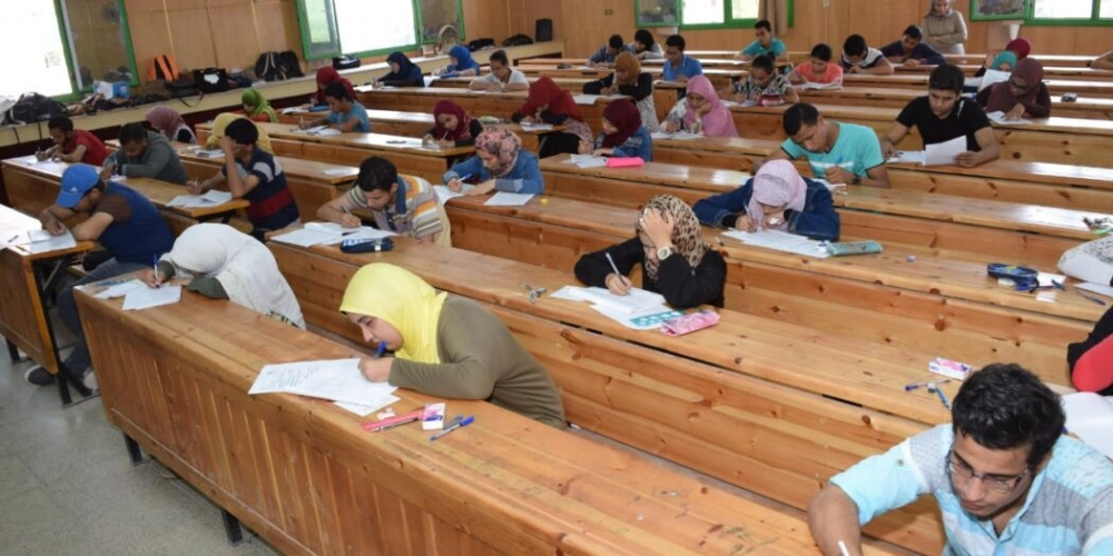 وسط اجراءات مشددة.. أكثر من 150 ألف طالب وطالبة بجامعة دمشق يتقدمون اليوم إلى امتحانات الفصل الأول