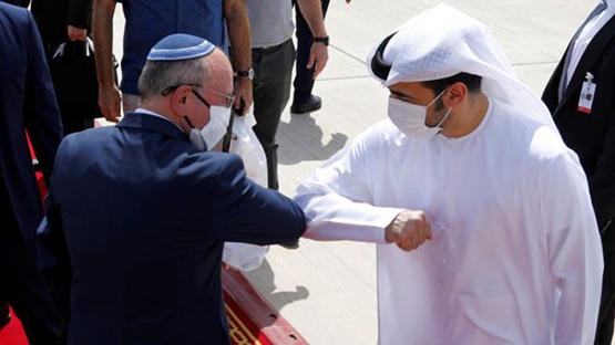 الإمارات توافق على فتح سفارة لها في إسرائيل