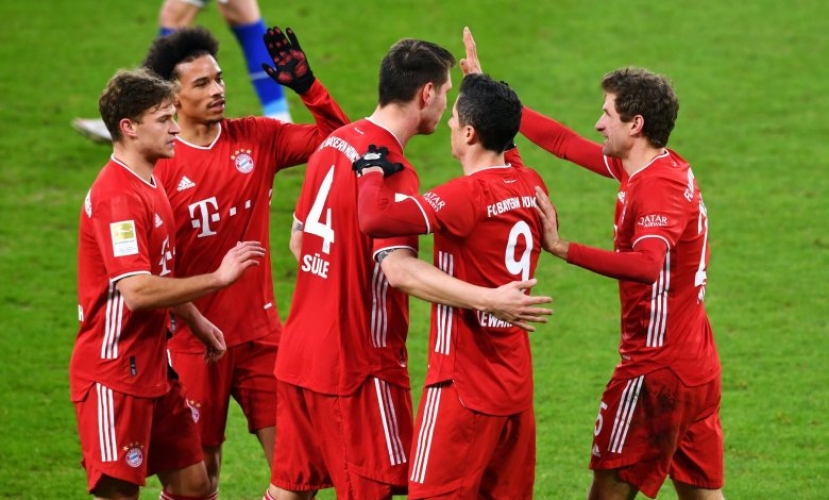 بايرن ميونخ يفوز على شالكه برباعية نظيفة في الدوري الألماني