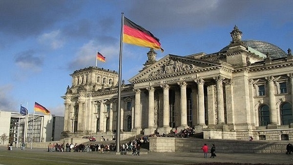 ألمانيا تستعد لفرض قيود على دخول المسافرين من بعض الدول 