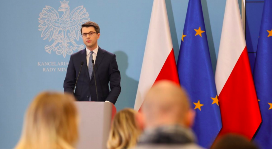 بولندا تؤيد فرض حظر على تصدير اللقاحات ضد كوفيد-19 من الاتحاد الأوروبي