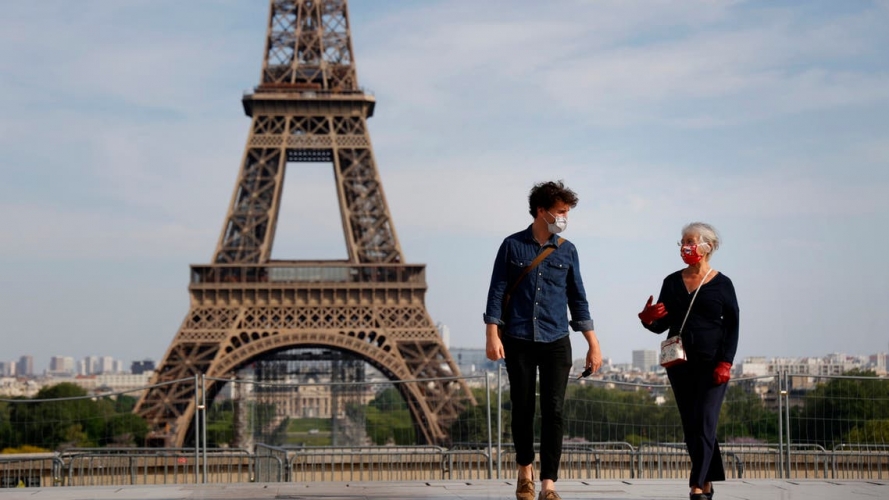 فرنسا بصدد إغلاق باريس 3 أسابيع للحد من كورونا