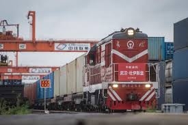 أكثر من عشرة آلاف قطار شحن بين الصين وأوروبا