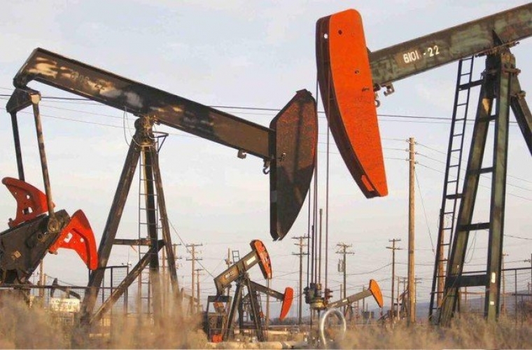 النفط يرتفع بعد تراجع مخاوف توقف السعودية عن الإمدادات