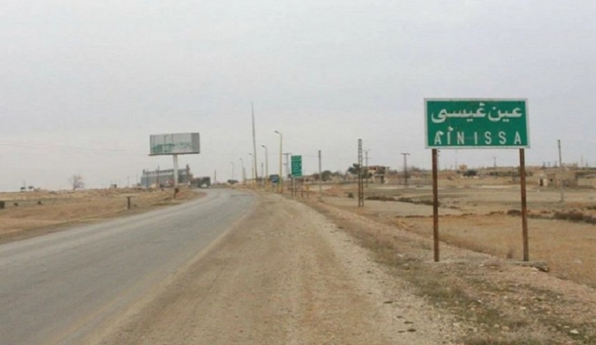 استشهاد طفل وإصابة 4 مدنيين بعدوان تركي على محيط بلدة عين عيسى