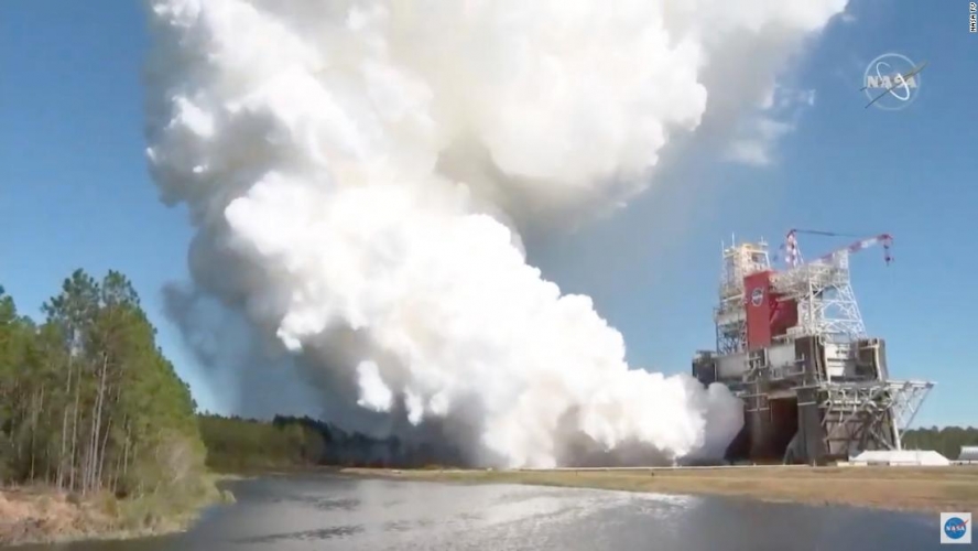 ناسا تختبر صاروخ بـ محرك فضائي أمريكي الصنع