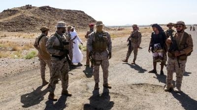 الجيش اليمني يسقط طائرة أمريكية في مأرب و يستهدف مطار أبها السعودي