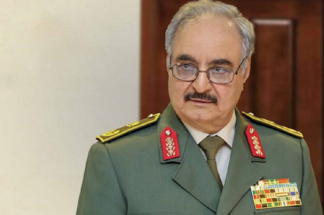 حفتر: لن نسمح لأي كان بالمساس بالجيش الليبي