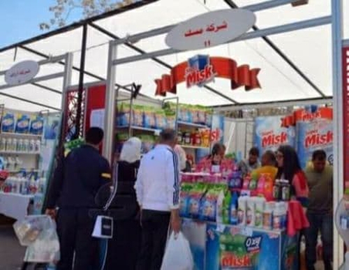 تشكيلة سلعية واسعة وتخفيضات مغرية في سوق رمضان الخيري بدمشق