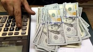 هبوط الدولار الى ادنى مستوياته