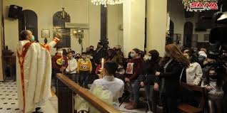 الطوائف المسيحية التي تتبع التقويم الشرقي تحتفل بعيد الفصح المجيد بإقامة الصلوات والقداديس