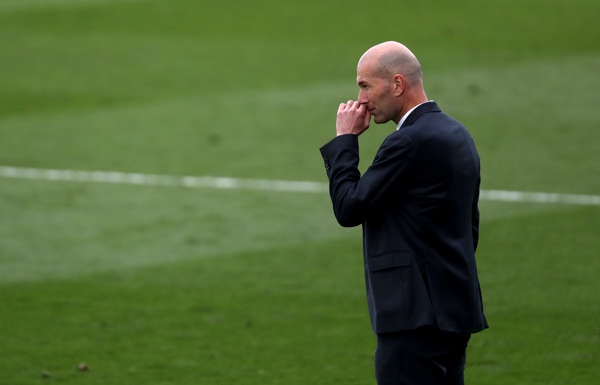 بعد خسارة لقب الدوري.. زيدان يبلغ ريال مدريد برحيله