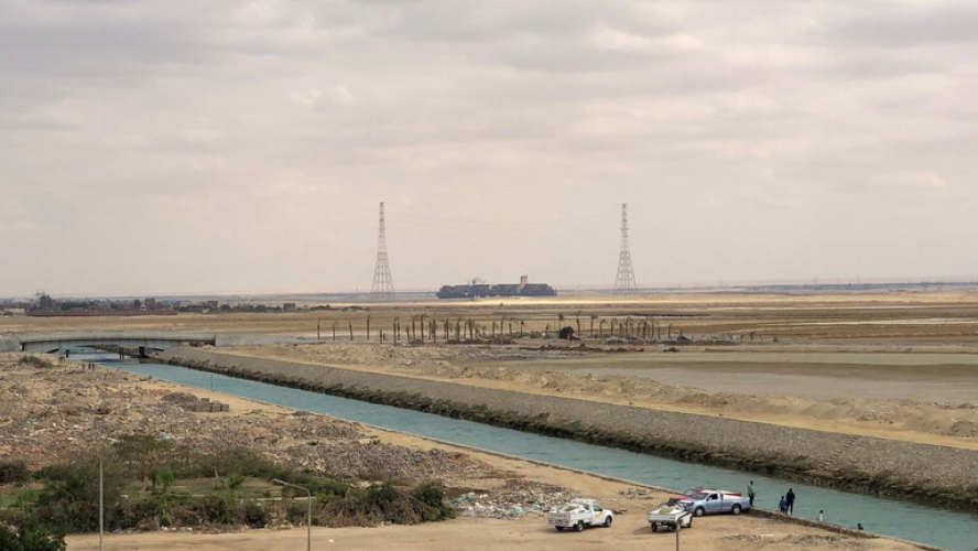 حادث جديد في قناة السويس لسفينة حاويات