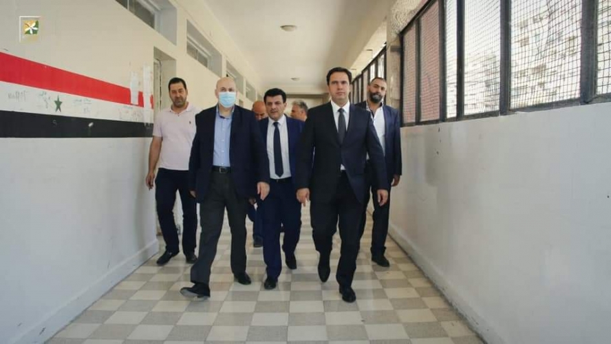 محافظ دمشق يجول على عدداً من المراكز الامتحانية للشهادة الثانوية 