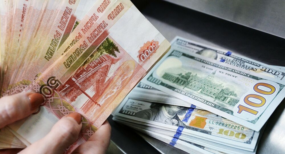 روسيا تبدأ فعليا في التخلي عن الدولار
