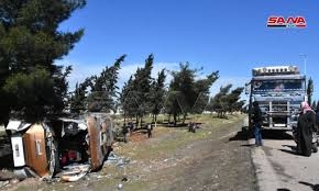 حادث تصادم بين شاحنة وبولمان على طريق حماه-حمص وإصابة 18 طالبا إصابات بعضهم خطرة