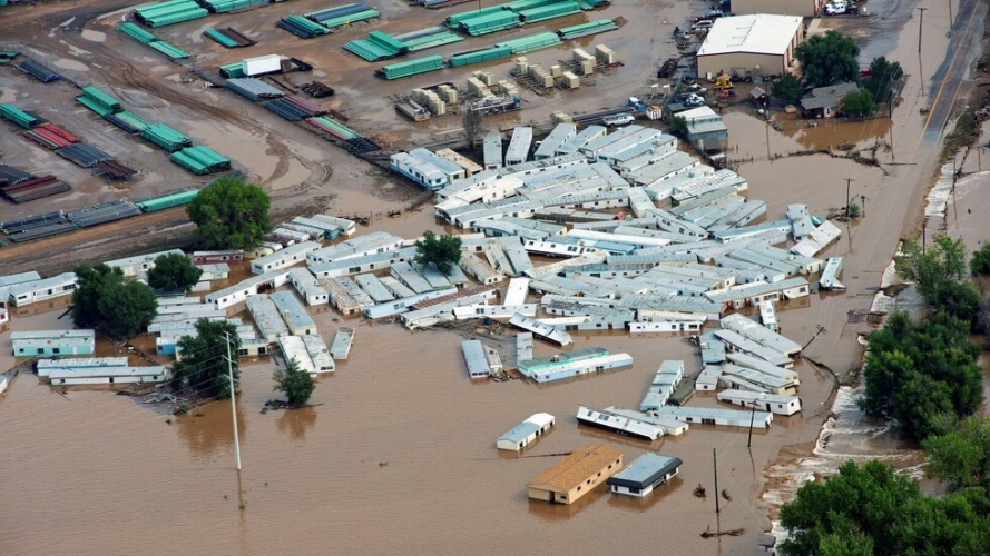 مقتل شخص وفقدان إثنين آخرين في فيضانات “كولورادو” الأمريكية
