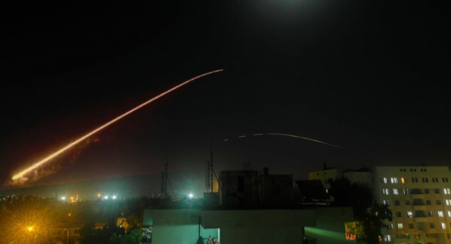 حميميم: الدفاعات الجوية السورية اسقطت جميع الصواريخ الإسرائيلية