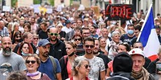 أكثر من 200 ألف متظاهر في شوارع فرنسا احتجاجا على الشهادة الصحية