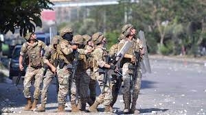 لبنان .. الجيش يوقف عدداً من الشبان المتوجهين الى بيروت وبحوزتهم أسلحة وذخائر