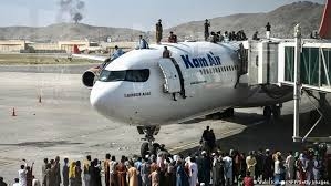 العثور على جثث ثلاثة أشخاص على الأقل بين الحشود الكبيرة خارج مطار كابول