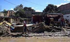 فيضانات تودي بحياة 13 شخصا على الأقل غربي فنزويلا