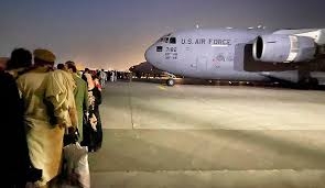 طالبان تنتظر الإشارة الأخيرة من الأمريكيين للسيطرة الكاملة على مطار كابول